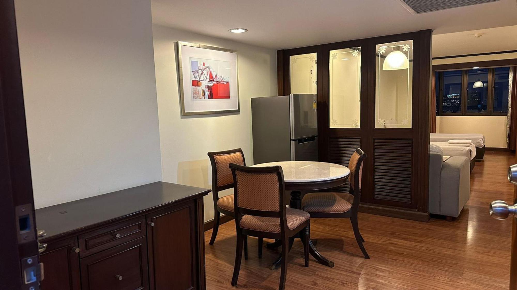 Fully Furnished Omni Tower Apartments Nana - Sukhumvit Soi 4 Banguecoque Exterior foto