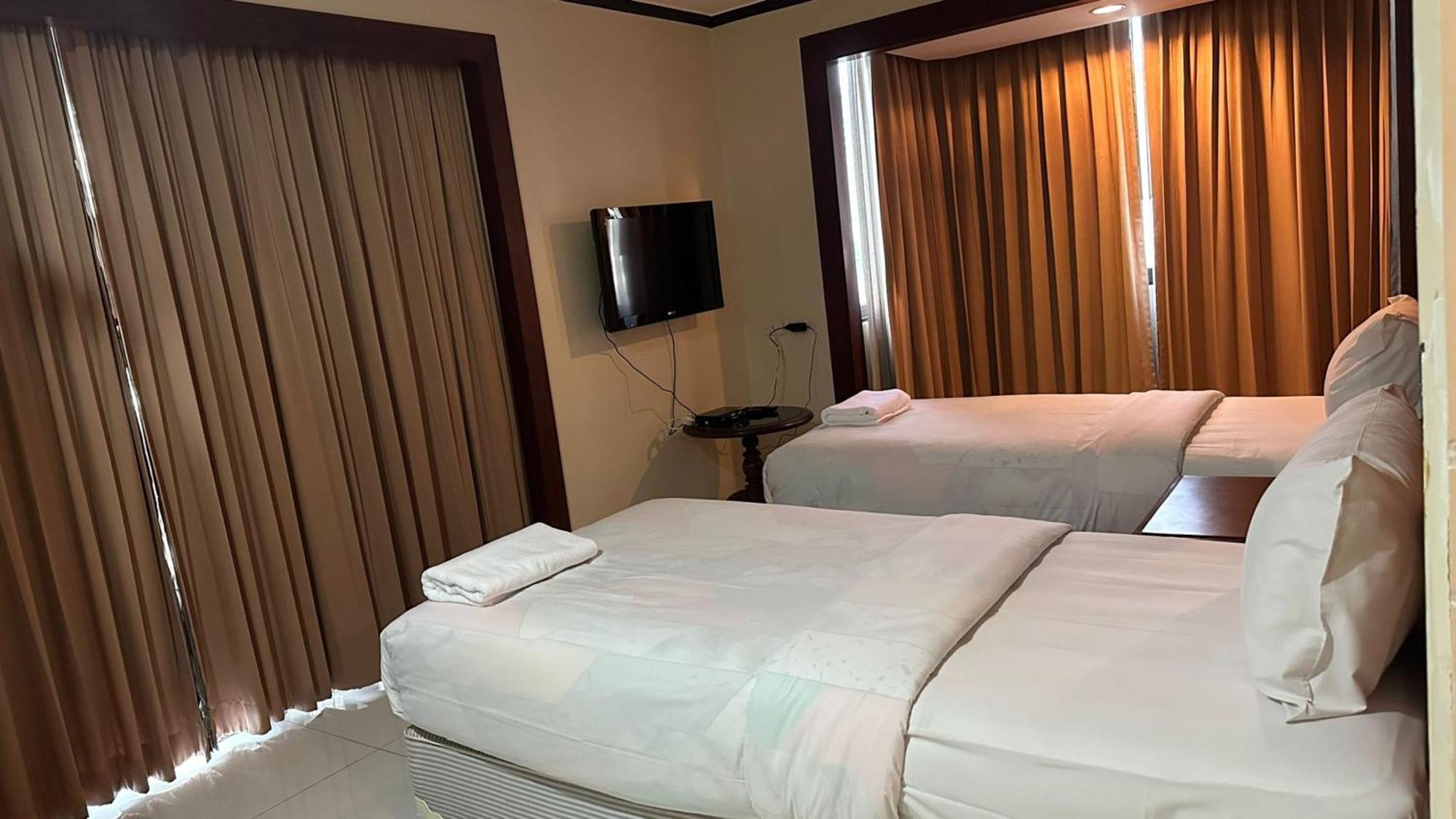 Fully Furnished Omni Tower Apartments Nana - Sukhumvit Soi 4 Banguecoque Exterior foto