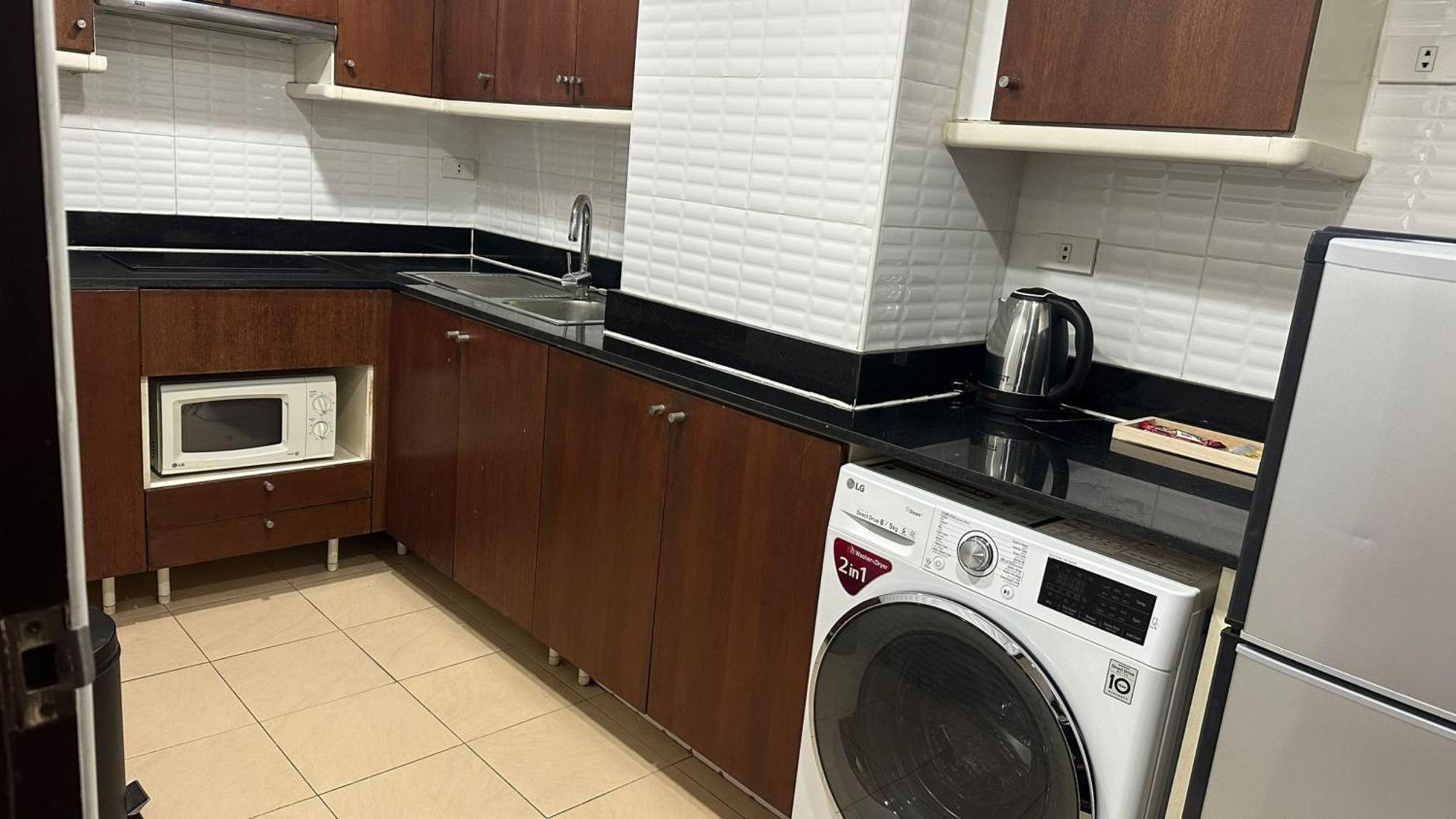 Fully Furnished Omni Tower Apartments Nana - Sukhumvit Soi 4 Banguecoque Exterior foto
