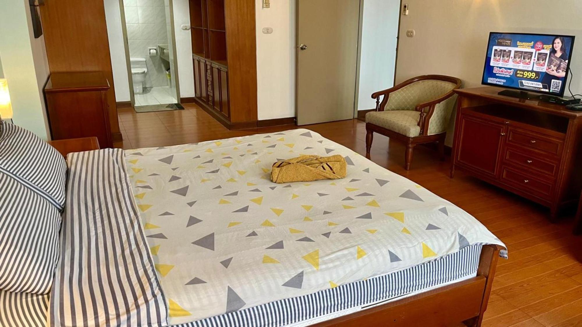 Fully Furnished Omni Tower Apartments Nana - Sukhumvit Soi 4 Banguecoque Exterior foto